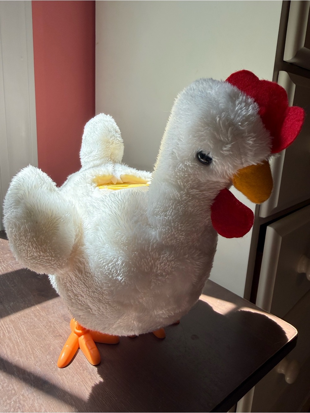 Dancing chicken!🐓 Dances and lays eggs. Plush White Chicken Toy - Picture 7 of 7
